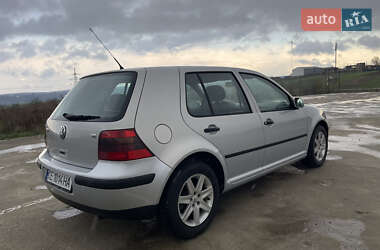 Хэтчбек Volkswagen Golf 2000 в 