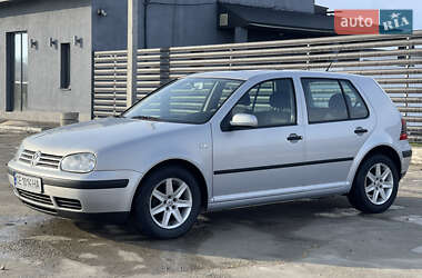 Хэтчбек Volkswagen Golf 2000 в 
