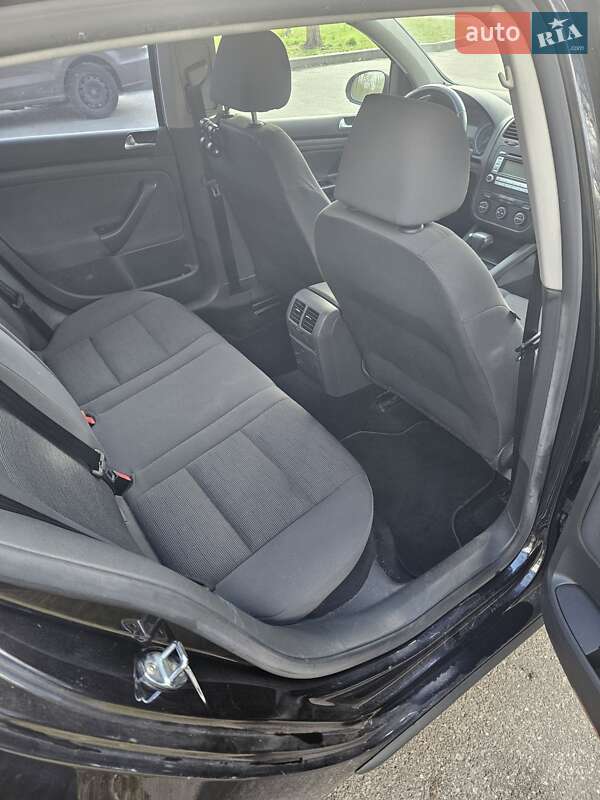 Хэтчбек Volkswagen Golf 2007 в Киеве