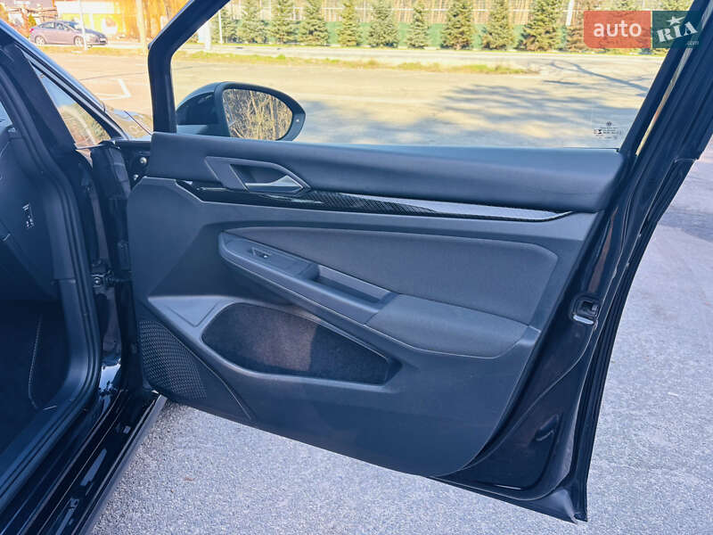 Хэтчбек Volkswagen Golf 2020 в Киеве