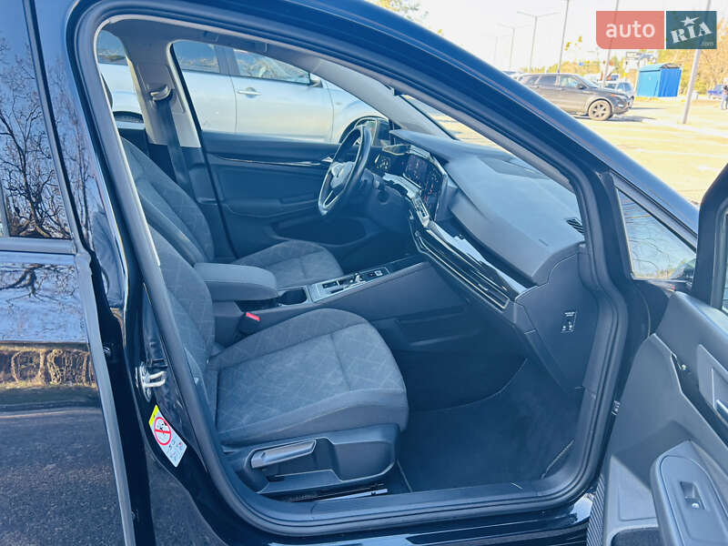 Хэтчбек Volkswagen Golf 2020 в Киеве