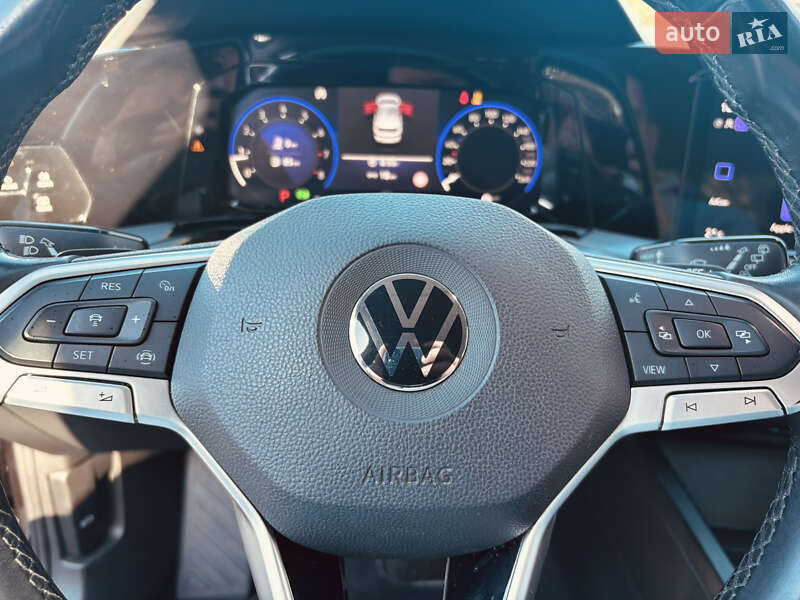 Хэтчбек Volkswagen Golf 2020 в Киеве