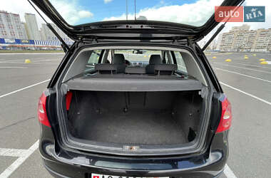 Хэтчбек Volkswagen Golf 2009 в 