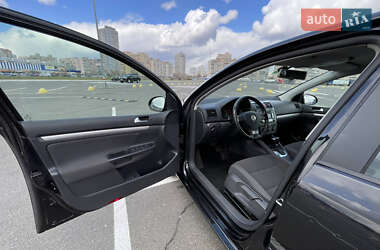 Хэтчбек Volkswagen Golf 2009 в 
