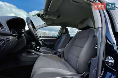 Хэтчбек Volkswagen Golf 2009 в 