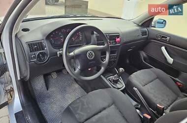Універсал Volkswagen Golf 2000 в 