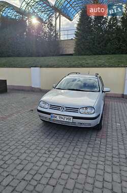 Універсал Volkswagen Golf 2000 в 