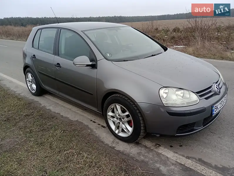 Хэтчбек Volkswagen Golf 2006 в 