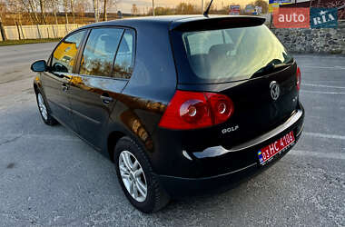 Хэтчбек Volkswagen Golf 2007 в 