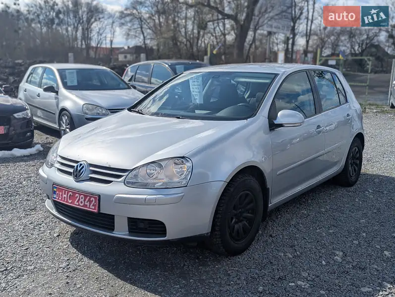 Хетчбек Volkswagen Golf 2008 в 