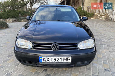 Хэтчбек Volkswagen Golf 1998 в 