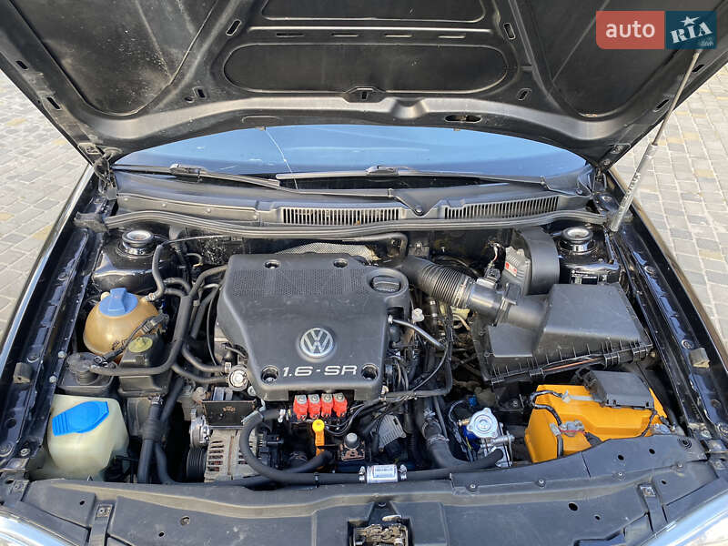 Хэтчбек Volkswagen Golf 1998 в Харькове