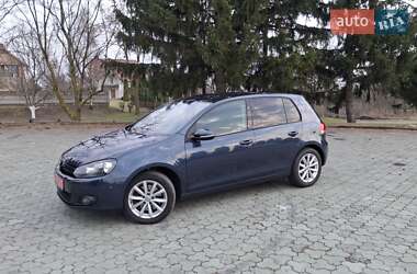 Хетчбек Volkswagen Golf 2010 в 