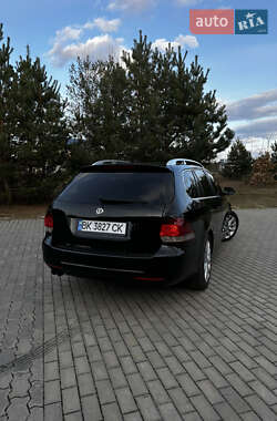 Универсал Volkswagen Golf 2011 в 