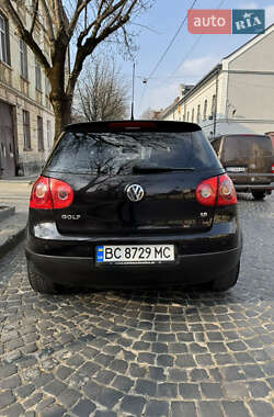 Хетчбек Volkswagen Golf 2007 в 