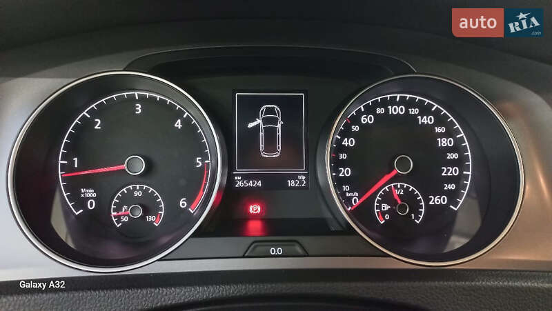 Универсал Volkswagen Golf 2015 в Черновцах