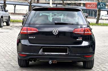 Хэтчбек Volkswagen Golf 2015 в 