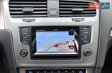Хэтчбек Volkswagen Golf 2015 в 