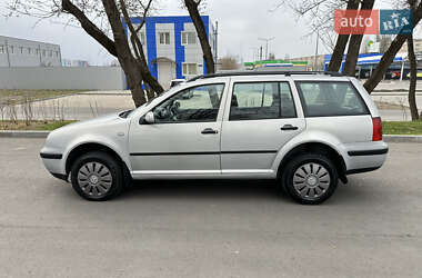 Універсал Volkswagen Golf 2001 в 
