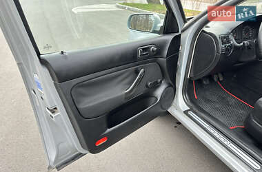 Універсал Volkswagen Golf 2001 в 