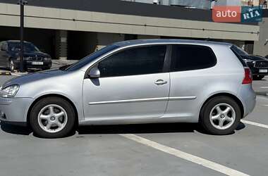 Хетчбек Volkswagen Golf 2006 в 