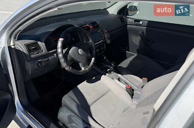 Хетчбек Volkswagen Golf 2006 в 