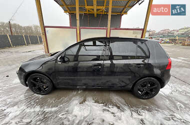 Хетчбек Volkswagen Golf 2003 в 