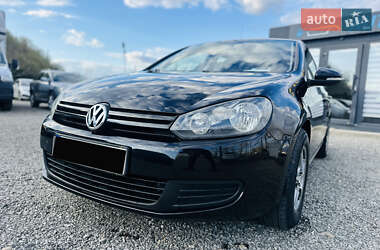 Хэтчбек Volkswagen Golf 2009 в 