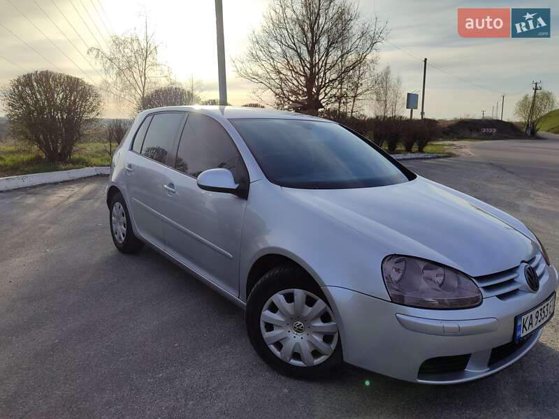 Хэтчбек Volkswagen Golf 2004 в Киеве фото 3 Хэтчбек Volkswagen Golf 2004 в Киеве