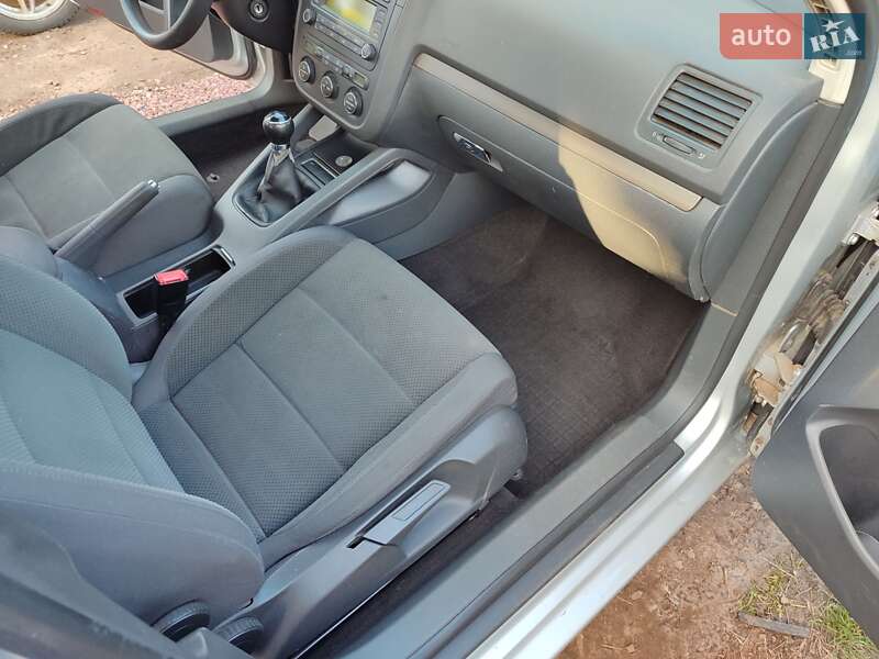 Хэтчбек Volkswagen Golf 2004 в Киеве фото 25 Хэтчбек Volkswagen Golf 2004 в Киеве