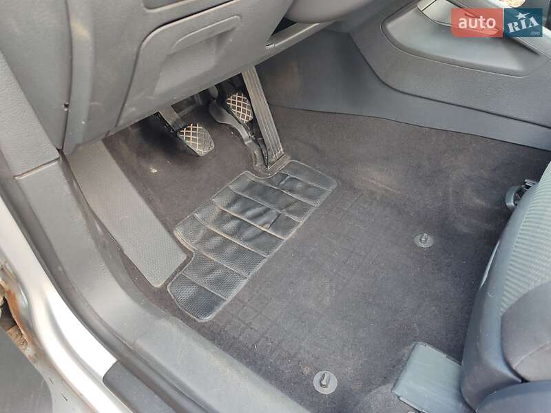 Хэтчбек Volkswagen Golf 2004 в Киеве фото 29 Хэтчбек Volkswagen Golf 2004 в Киеве