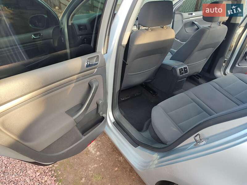 Хэтчбек Volkswagen Golf 2004 в Киеве фото 33 Хэтчбек Volkswagen Golf 2004 в Киеве