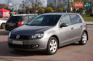 Хэтчбек Volkswagen Golf 2011 в 