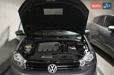 Хэтчбек Volkswagen Golf 2011 в 