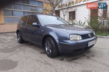Хэтчбек Volkswagen Golf 2001 в 