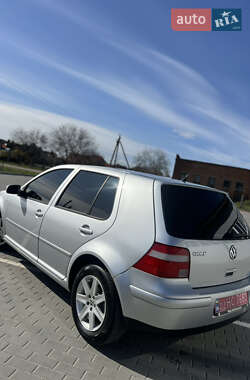 Хэтчбек Volkswagen Golf 2003 в 