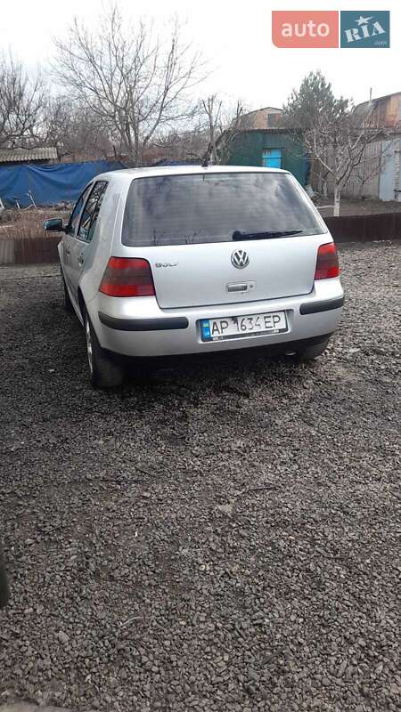Хэтчбек Volkswagen Golf 2000 в Запорожье