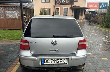 Хэтчбек Volkswagen Golf 2003 в 