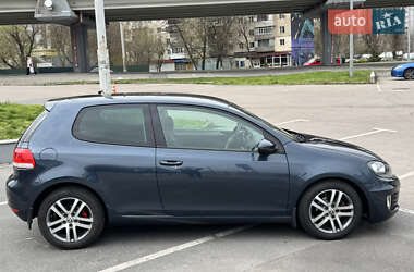 Хэтчбек Volkswagen Golf 2009 в 