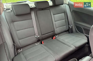 Хэтчбек Volkswagen Golf 2009 в 