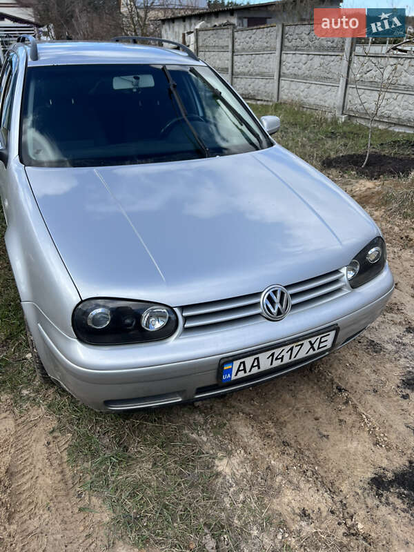 Універсал Volkswagen Golf 2003 в 