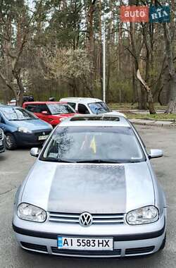 Хетчбек Volkswagen Golf 2001 в 