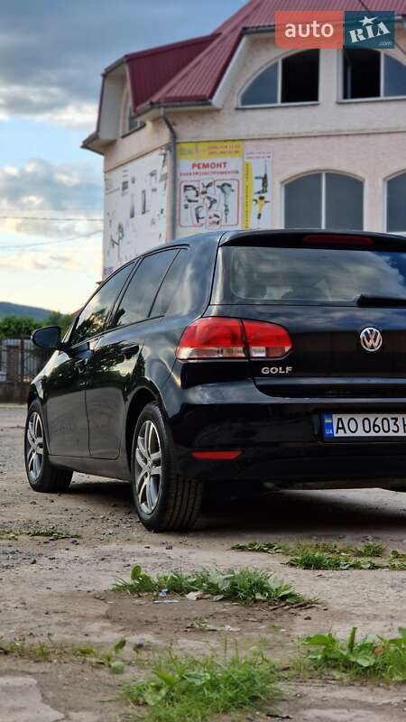 Хетчбек Volkswagen Golf 2012 в Ужгороді