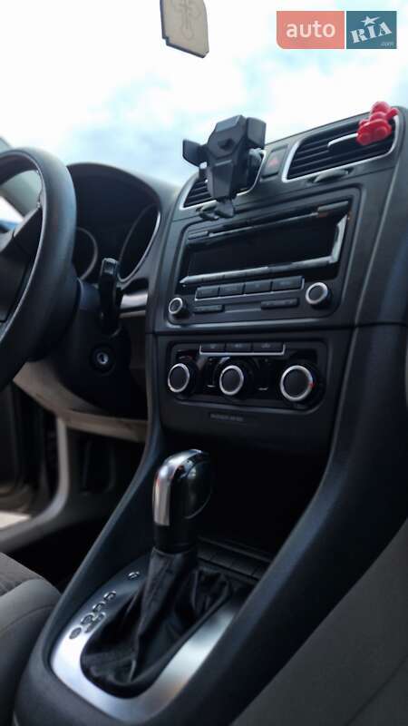 Хетчбек Volkswagen Golf 2012 в Ужгороді