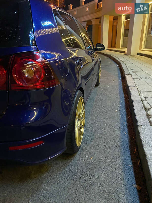 Хетчбек Volkswagen Golf 2006 в Києві