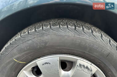 Хетчбек Volkswagen Golf 2001 в 