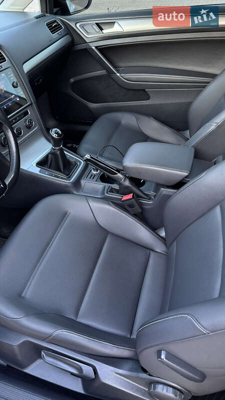 Хэтчбек Volkswagen Golf 2015 в Полтаве