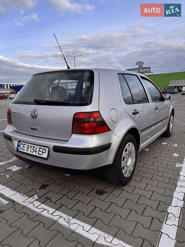 Хэтчбек Volkswagen Golf 2001 в Черновцах