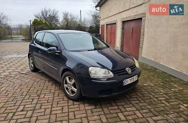 Хэтчбек Volkswagen Golf 2004 в 