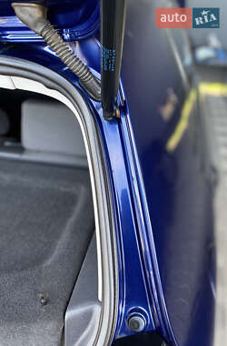 Хэтчбек Volkswagen Golf 2005 в 